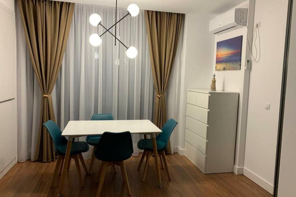 Andreve Apartment By Onix Blue Mamaia Nord, Baby Friendly, Private Parking Navodari Ngoại thất bức ảnh
